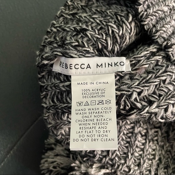 NWT Rebecca Minkoff black white marled Pom Pom beanie hand warmer designer set - Picture 7 of 7